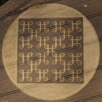 В Англии появились круги на полях в виде символа кнопки Command