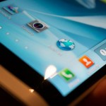 Samsung планирует выпустить еще один смартфон с изогнутым дисплеем