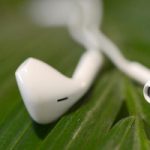 Apple намерена снабдить свои наушники системой шумоподавления