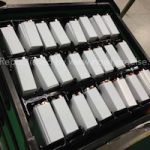 Аккумуляторы для 5,5-дюймового iPhone 6 сфотографировали на сборочном конвейере