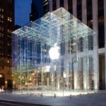 Мужчина пытался сделать себе харакири в Apple Store