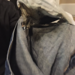 Американец вынужден был снять штаны из-за iPhone