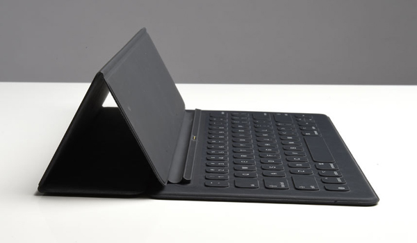 Apple Smart Keyboard-1