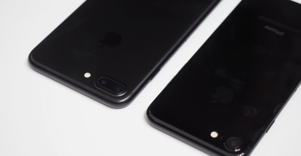 iphone7-black-and-grey