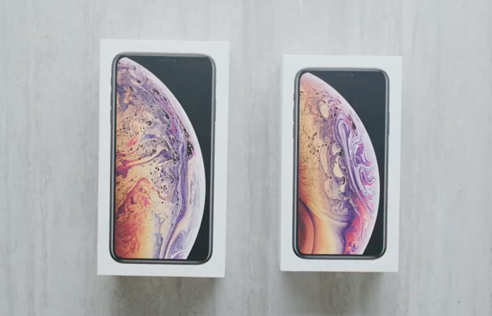 Xs max в корпус 13. Айфон XS Max распаковка. Айфон XS Макс распаковка. Распакованный iphone XS Max. Айфон XS Max золотой.