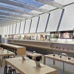 Теперь Apple Store охраняет полиция