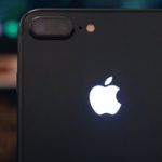 В будущем iPhone может получить светящийся логотип