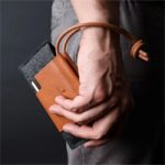 Loop Wallet Case — стильный чехол для iPhone с уникальными надписями