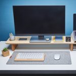 Wood Desk Shelf System – функциональная подставка для Mac из дерева и пробки