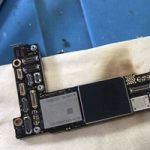 В сети появился снимок материнской платы iPhone 12