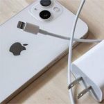 В ЕС хотят запретить Apple ограничивать скорость зарядки iPhone